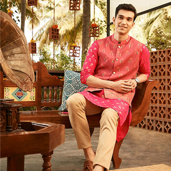 https://weardropz.com/products/men-magenta-pink-golden-floral-printed-thread-work-floral-kurta-2