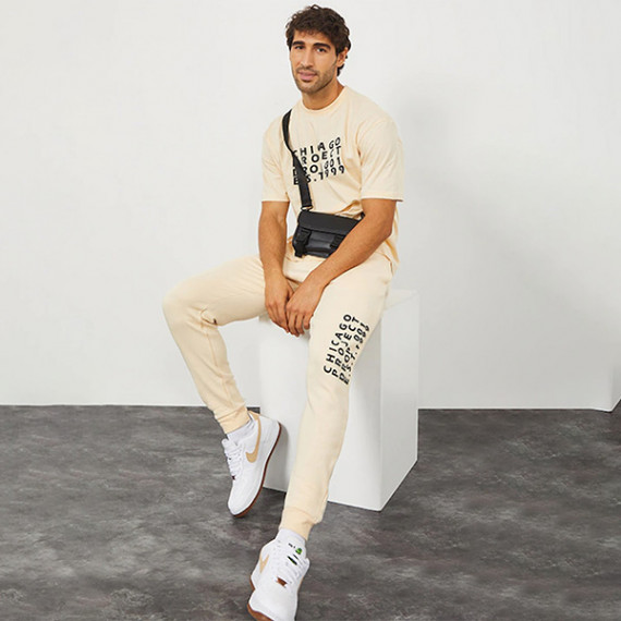 https://weardropz.com/products/men-cream-colored-solid-slim-fit-cotton-joggers