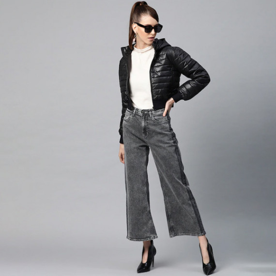 https://weardropz.com/products/women-black-solid-cropped-puffer-jacket