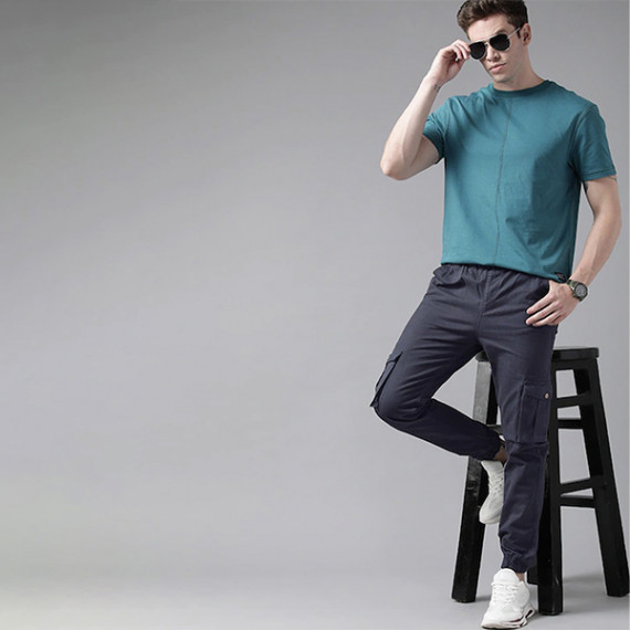 https://weardropz.com/products/men-navy-blue-solid-mid-rise-woven-pure-cotten-cargo-trousers