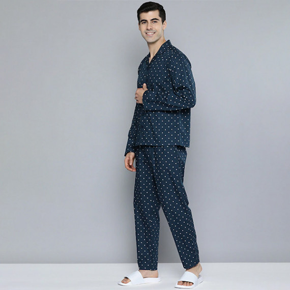 https://weardropz.com/products/men-navy-blue-white-printed-pure-cotton-night-suit