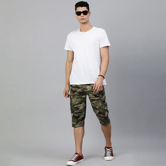https://weardropz.com/products/men-olive-green-beige-camouflage-printed-pure-cotton-34th-cargo-shorts